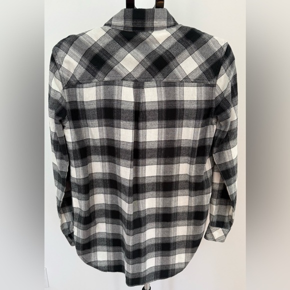 Athleta | Black & White Plaid Lumberjill Button Down Shirt | Size Small - Picture 3 of 5